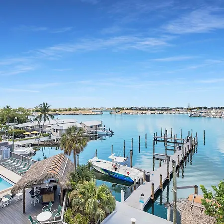 Florida - Spacious Updated Waterfront Condo 2X2 Pool Dock